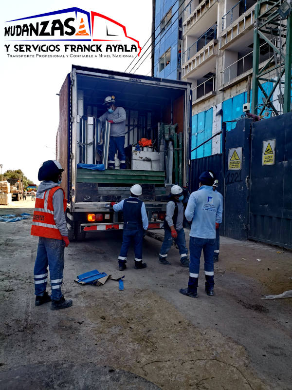 Transporte de materiales de construcción en Lima